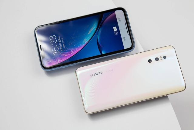 3k档硬怼5k档!vivo x27大显身手:iphone xr外观已经败了