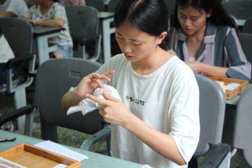
这个大学专业被“捧上天”，分数居高不下，但就业远没想象中好！


