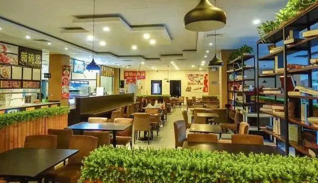 广东高校最豪华的饭堂来了!堪称皇家餐厅!
广东高校最豪华的饭堂来了!堪称皇家餐厅!