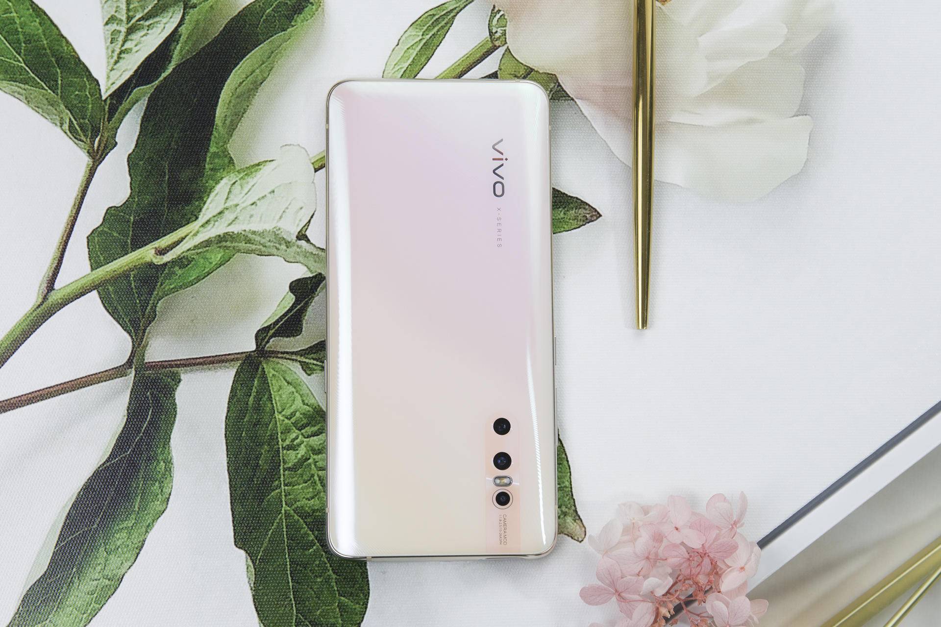 2019年第一颜值手机！vivo x27上手体验：颜值拍照统统管够