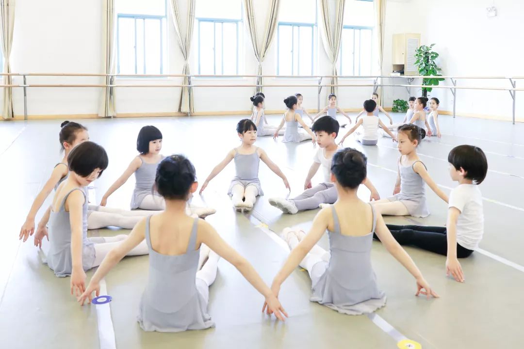 魔都16区53所热门民办小学师资大PK!你中意的学校师资如何
魔都16区53所热门民办小学师资大PK!你中意的学校师资如何