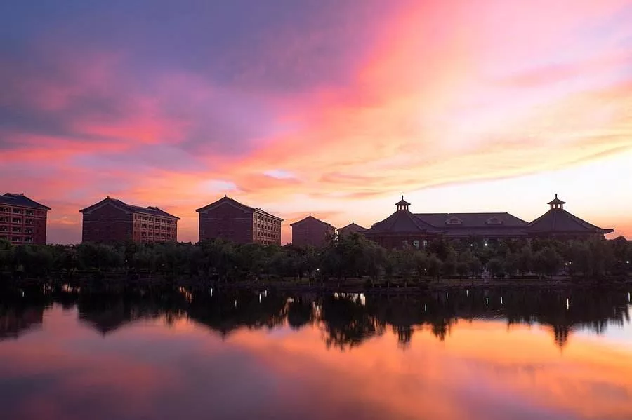 盘点广东网红大学!下一个校园网红就是你!
盘点广东网红大学!下一个校园网红就是你!