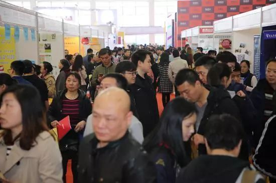 
家长福利|寻找择校展现场锦鲤超值绘本免费送


