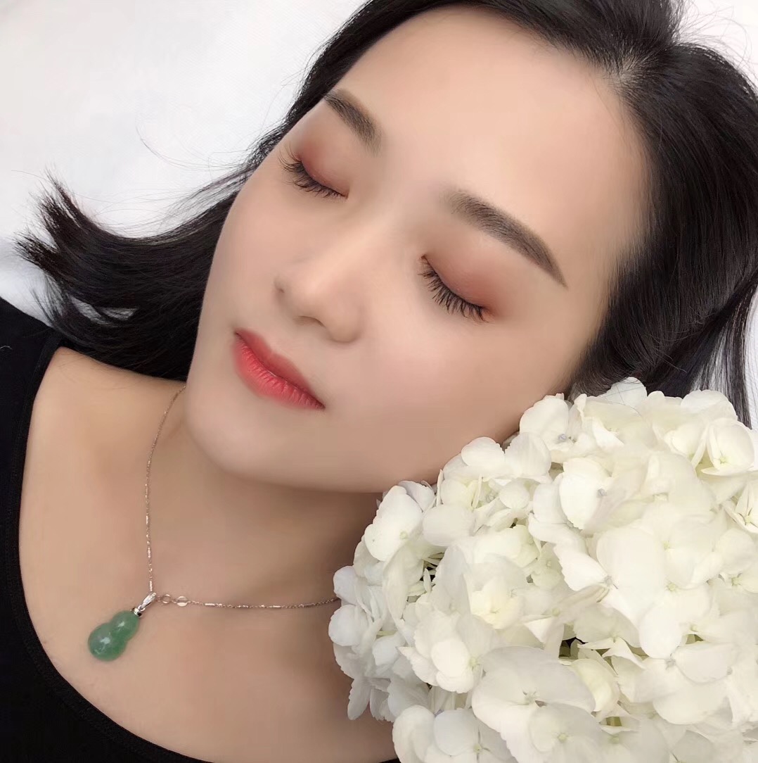 其实这一周也是你涂抹修复剂的时候,只要在这一周内严格按照纹绣师的