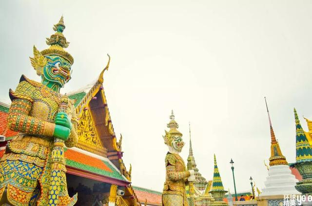 传承力量?权力 | 泰国王室（上）：参差前世听佛音