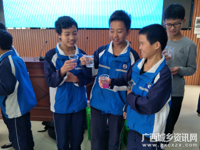 
隆林三中积极开展健康教育活动


