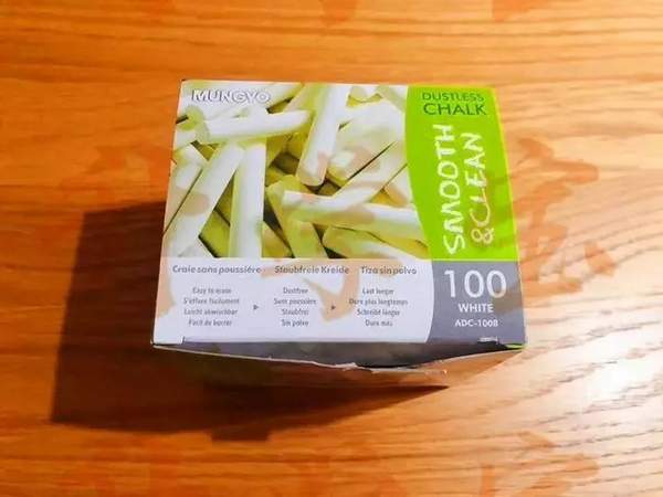 杭州一位语文老师过生日,丈夫竟送了两盒粉笔当礼物!背后故事正能量满满
杭州一位语文老师过生日,丈夫竟送了两盒粉笔当礼物!背后故事正能量满满