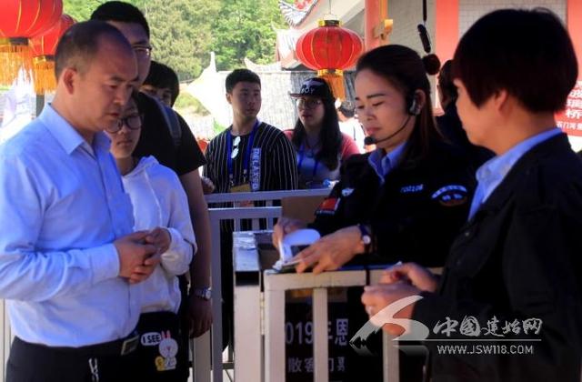 恩施景点排行榜_恩施地心谷景区五一期间人气爆棚,获广泛赞誉