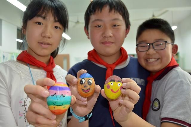 原创苏州市阳光城实验小学校举行"快乐立夏,趣味画蛋"活动