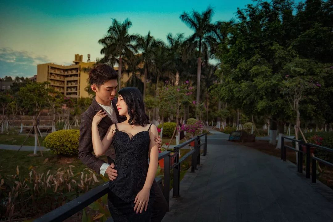 发狗粮了!毕业后的愿望,就是回岭南拍一次婚纱照!〖今日岭南〗
发狗粮了!毕业后的愿望,就是回岭南拍一次婚纱照!〖今日岭南〗