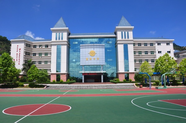 南方南|深圳发现疑似高考移民,教育部门称将专项治理
南方南|深圳发现疑似高考移民,教育部门称将专项治理