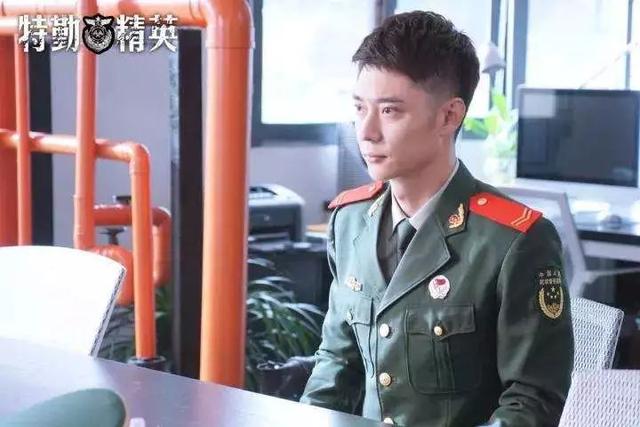 知情网友泄漏,是张丹峰之前拍的一部《特勤精英》.