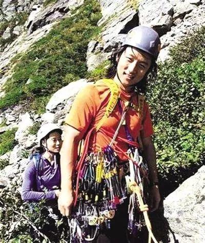 7岁学微积分,12岁上中科大后考上哈佛,与妻子相识网恋育有一女
7岁学微积分,12岁上中科大后考上哈佛,与妻子相识网恋育有一女