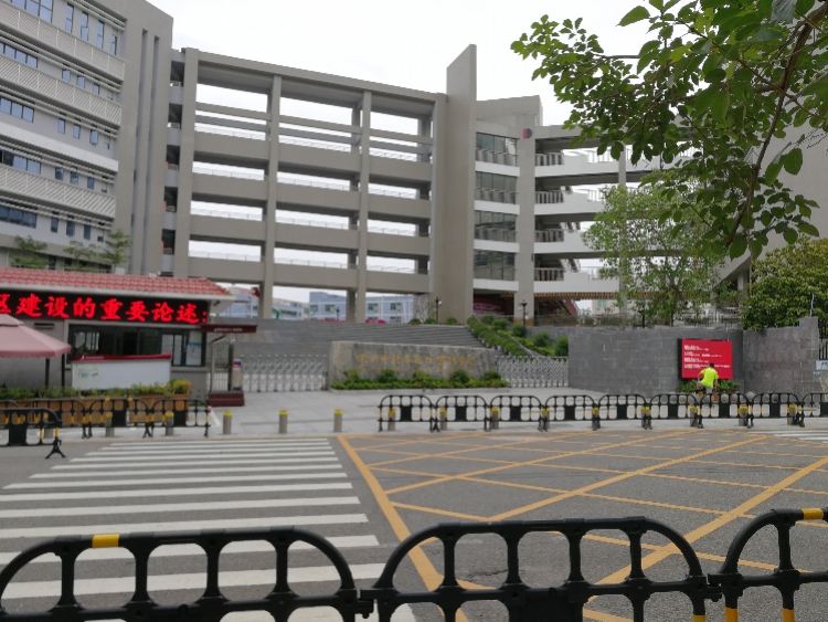 
积分入学二孩要比独生娃少30分？深圳家长质疑这个区政策不合理


