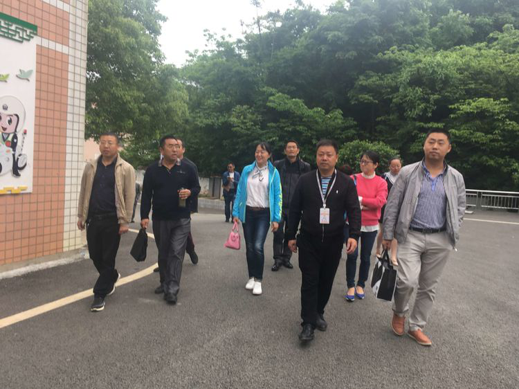“岛城智慧”入山区,让优质教育无界限
“岛城智慧”入山区,让优质教育无界限