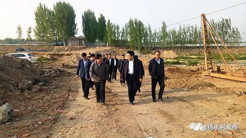 曹建国现场调度昌乐县红河水质提升及河道治理工作