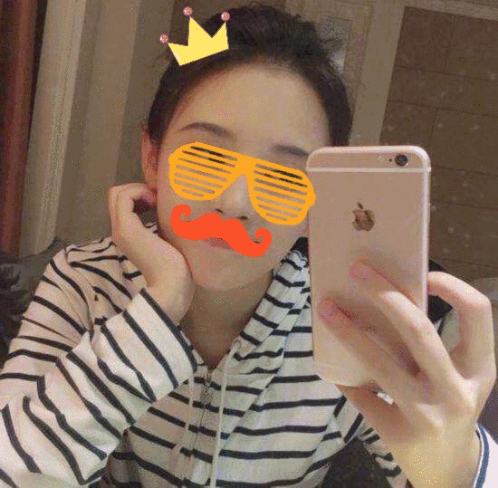 02 大厦内藏着神秘的镜子?没错!我们在大堂设置了多个哈哈镜.