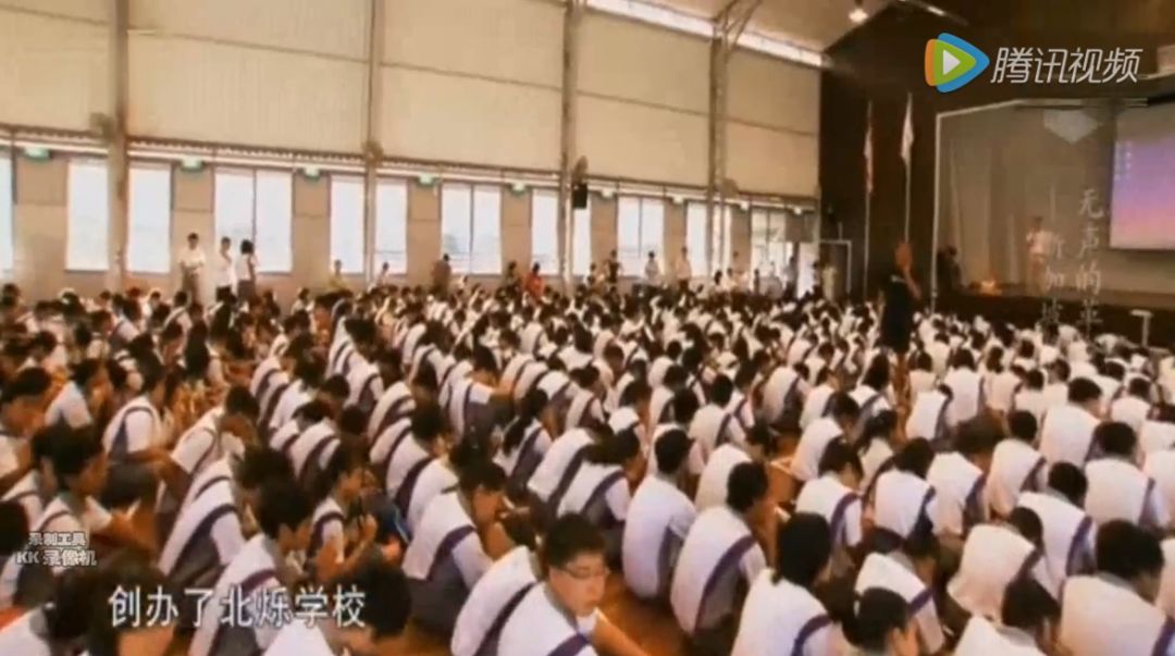 “小学毕业,我就要去做技工”:看完新加坡教育,再不说自己孩子苦了……
“小学毕业,我就要去做技工”:看完新加坡教育,再不说自己孩子苦了……