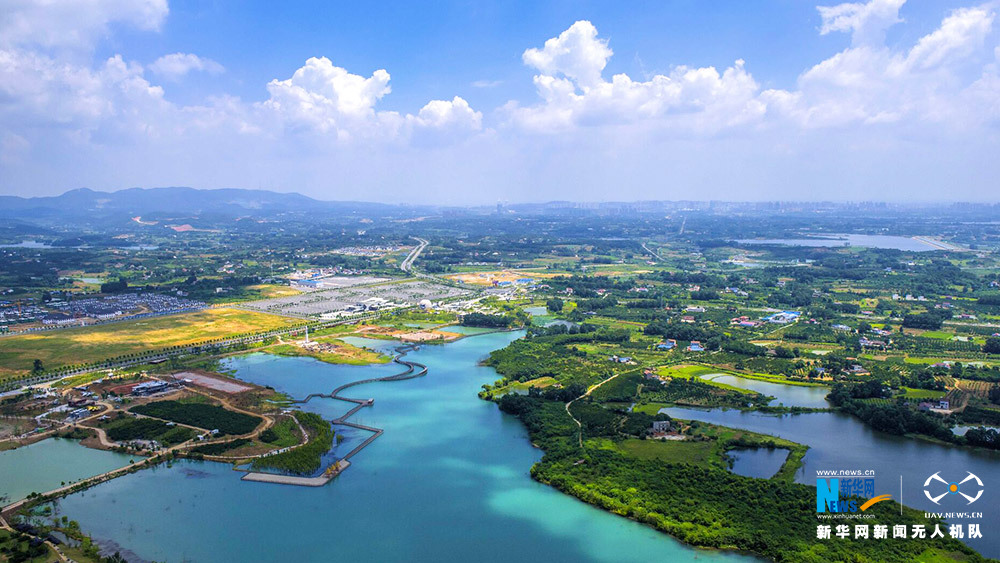 湖北荆门爱飞客镇极客公园位于湖北省荆门市漳河新区,它以航空文化为