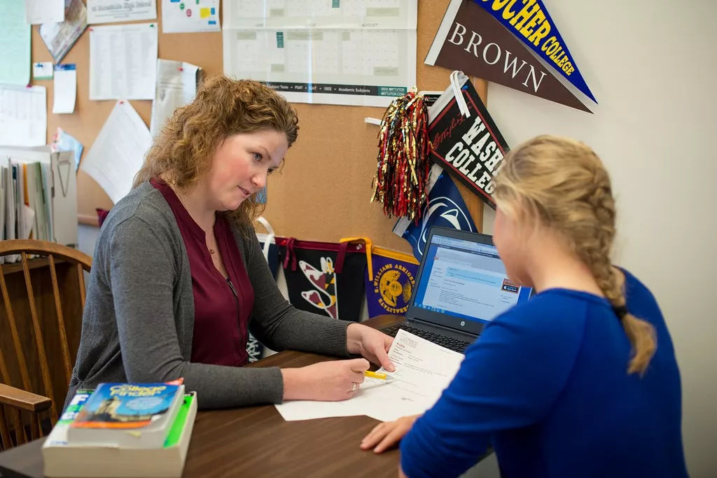 怎么去美国留学高中 e5c4e52e18bb490c9c8c4e024803340c.jpeg