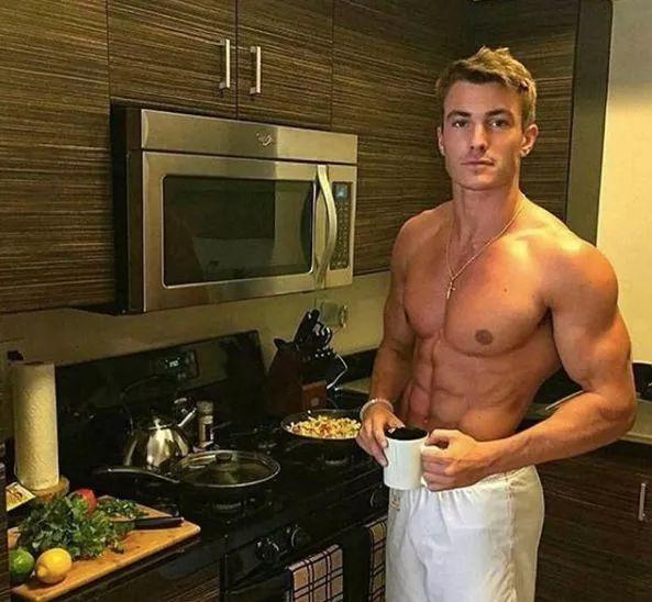 妹子有个会做饭的肌肉男友，是一种什么体验？