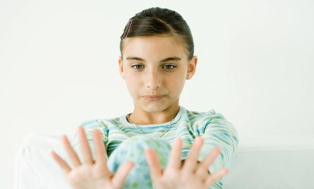                     原创            孩子指甲脆弱易断？家长要记住：这几个原因要及早解决