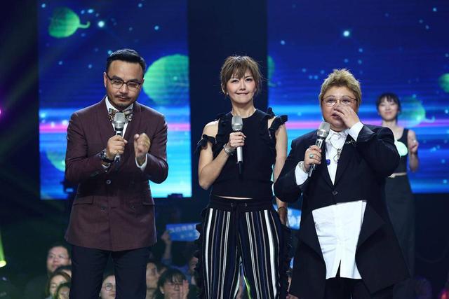 综艺明星唱歌 08216a25249c46d1b521d46f7a3e6b09.jpeg