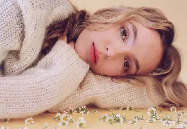 性感尤物再回归,她的「变态美」是我追剧的唯一动力。