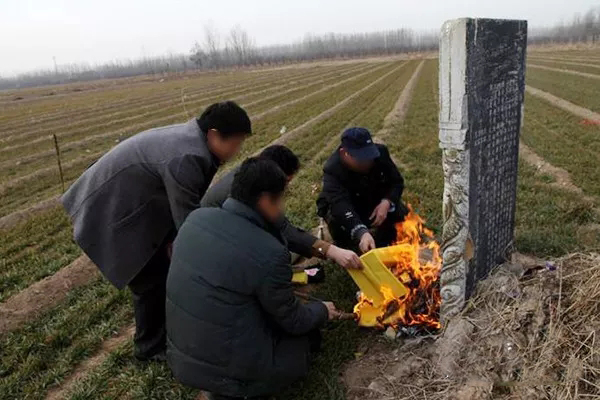 清明节最好不要带这些人去上坟