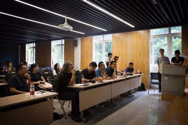 2019毕业季:大学生毕业答辩注意4个细节,老师们纷纷亮“绿灯”
2019毕业季:大学生毕业答辩注意4个细节,老师们纷纷亮“绿灯”