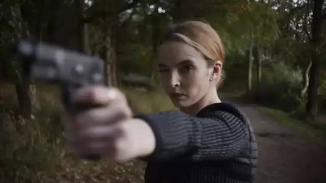 性感尤物再回归,她的「变态美」是我追剧的唯一动力。