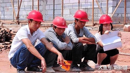
8000元的农民工买不起房，4000元的公务员房子随便买，原因其实很现实


