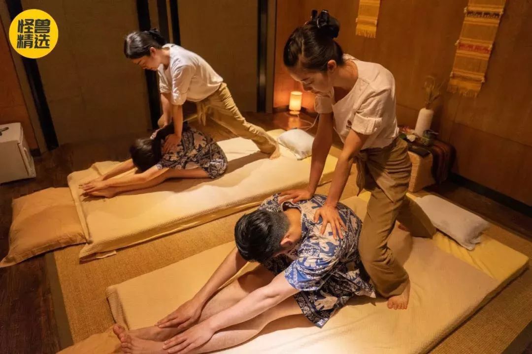 朋友一起来体验放松的疗愈,无论是男女闺蜜都可以一起来哦～ 泰式拉伸