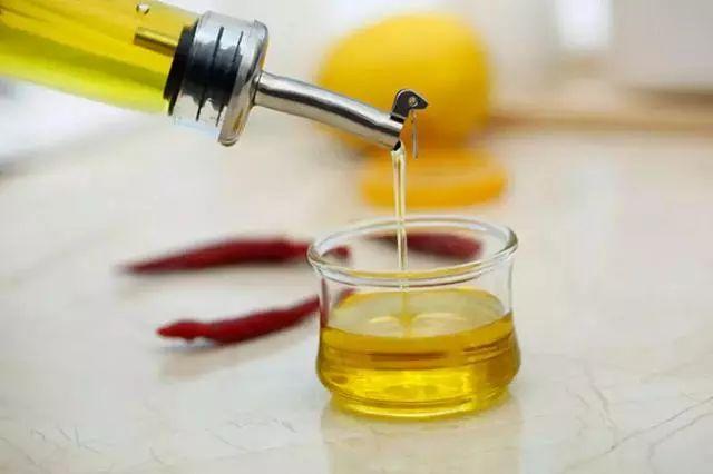 如何正确选择健康的食用油 1a22eb8456be4887a7e50909a09f5da9.jpeg