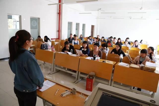 2019毕业季:大学生毕业答辩注意4个细节,老师们纷纷亮“绿灯”
2019毕业季:大学生毕业答辩注意4个细节,老师们纷纷亮“绿灯”