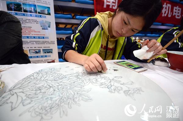 
江西启动职业教育活动周展示一批科技成果转化项目


