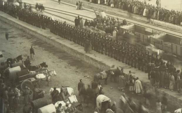 军人持枪图猜四个成语_动漫军人图片持枪