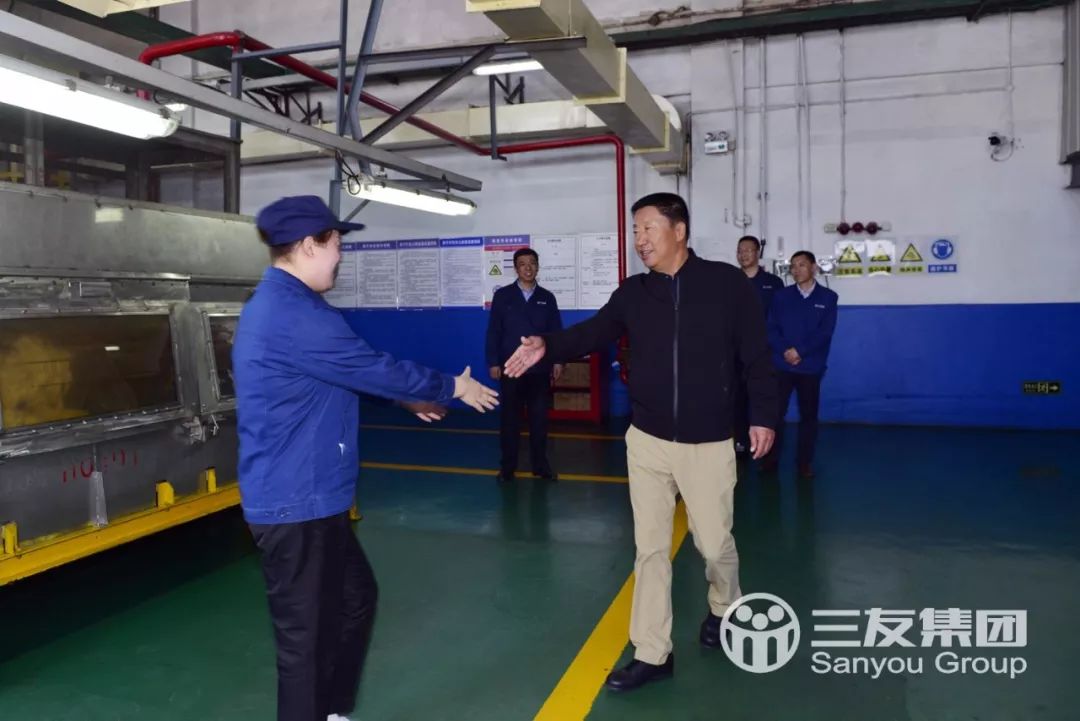 三友集团党委书记,董事长么志义亲切慰问坚守岗位的干部职工并致以