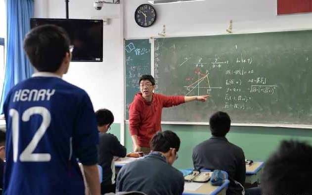 
一位高中生的自白：高中分到差班，才知道什么是绝望！


