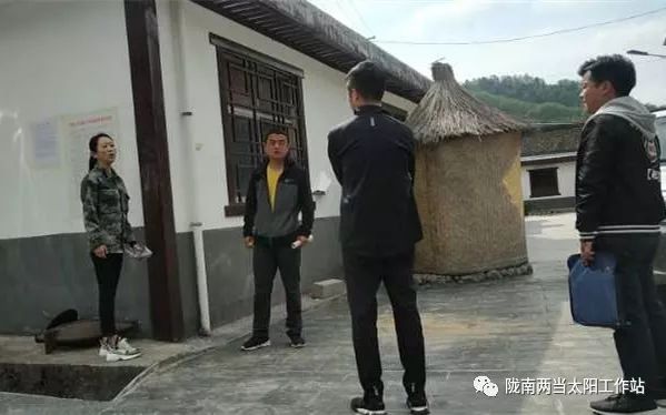 通爱村人口_人口普查图片(2)