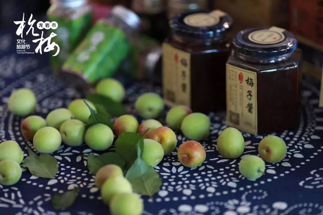 赏一年一度青梅熟了,一花一果四月情.