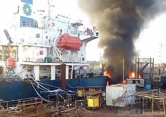 化学品油轮在船厂维修时爆炸,2名工人受伤