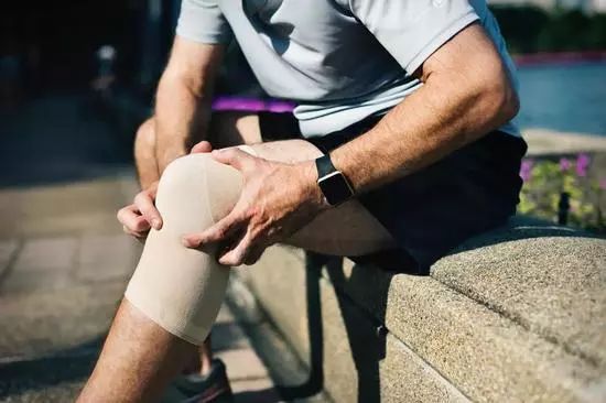什么是老寒腿症状 39c4b0ea4fe6423b87fb014497da2914.jpeg