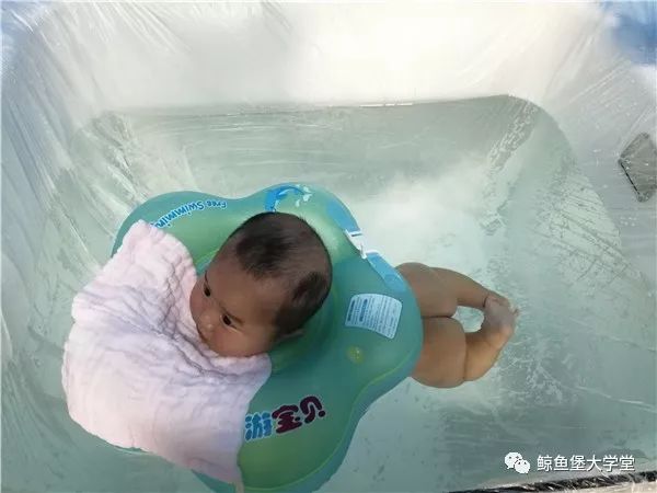                     宝宝肌张力异常怎么办？婴儿游泳就能有效改善！
