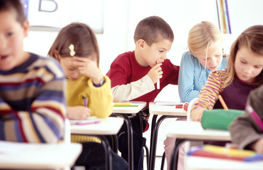 
你孩子坐在班里哪个位置？位置决定了“学霸”和“学渣”！


