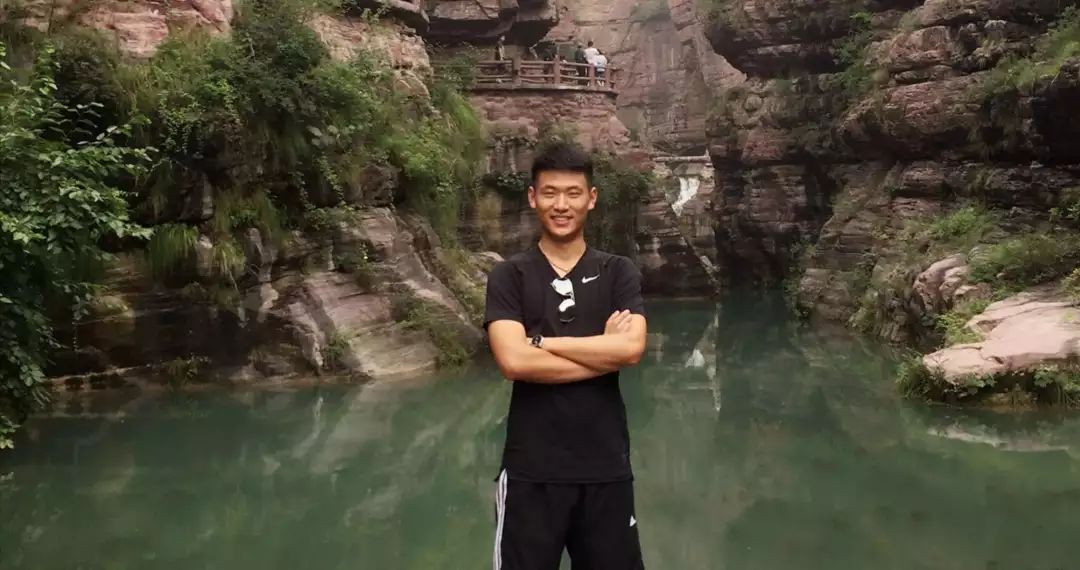 王昊坤2015级辅导员在2016年7月,他担任华北水利水电大学研究生支教团