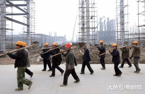 
8000元的农民工买不起房，4000元的公务员房子随便买，原因其实很现实


