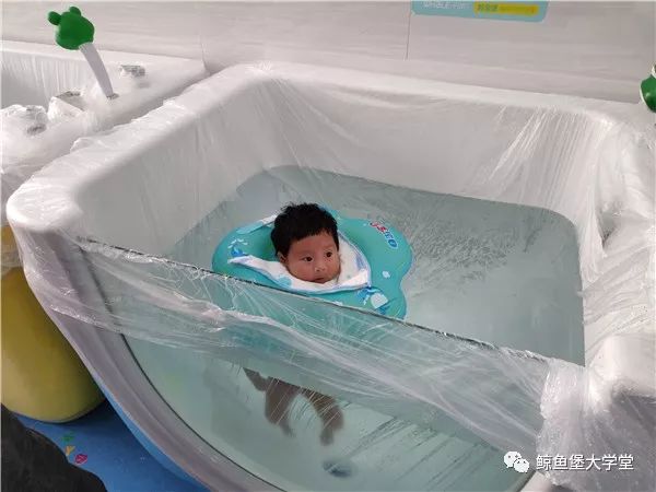                     宝宝肌张力异常怎么办？婴儿游泳就能有效改善！
