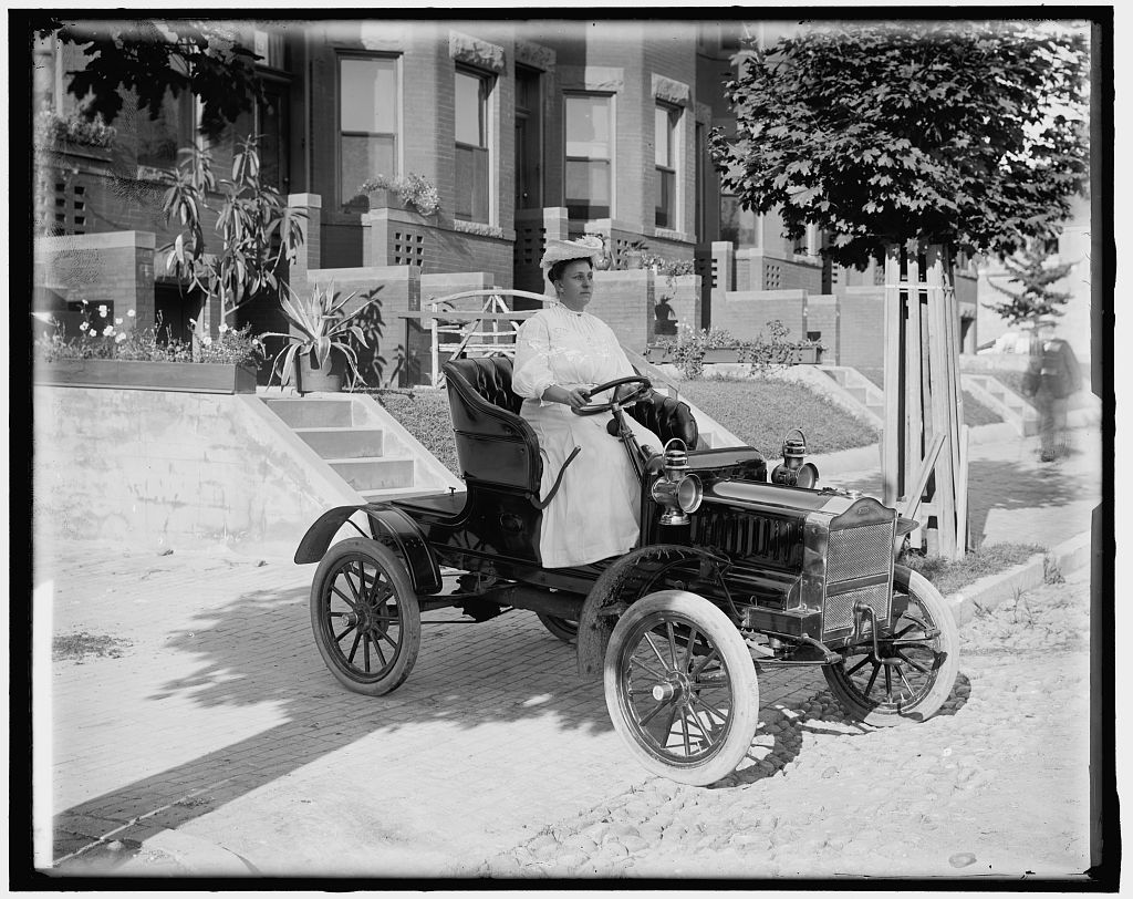 老照片：百年前的女司机名副其实的老司机_老照片图库_新浪博客