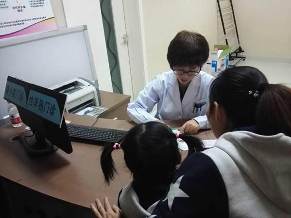                     8岁女童性早熟，长大身高不过1米5！家里有这东西的，快扔